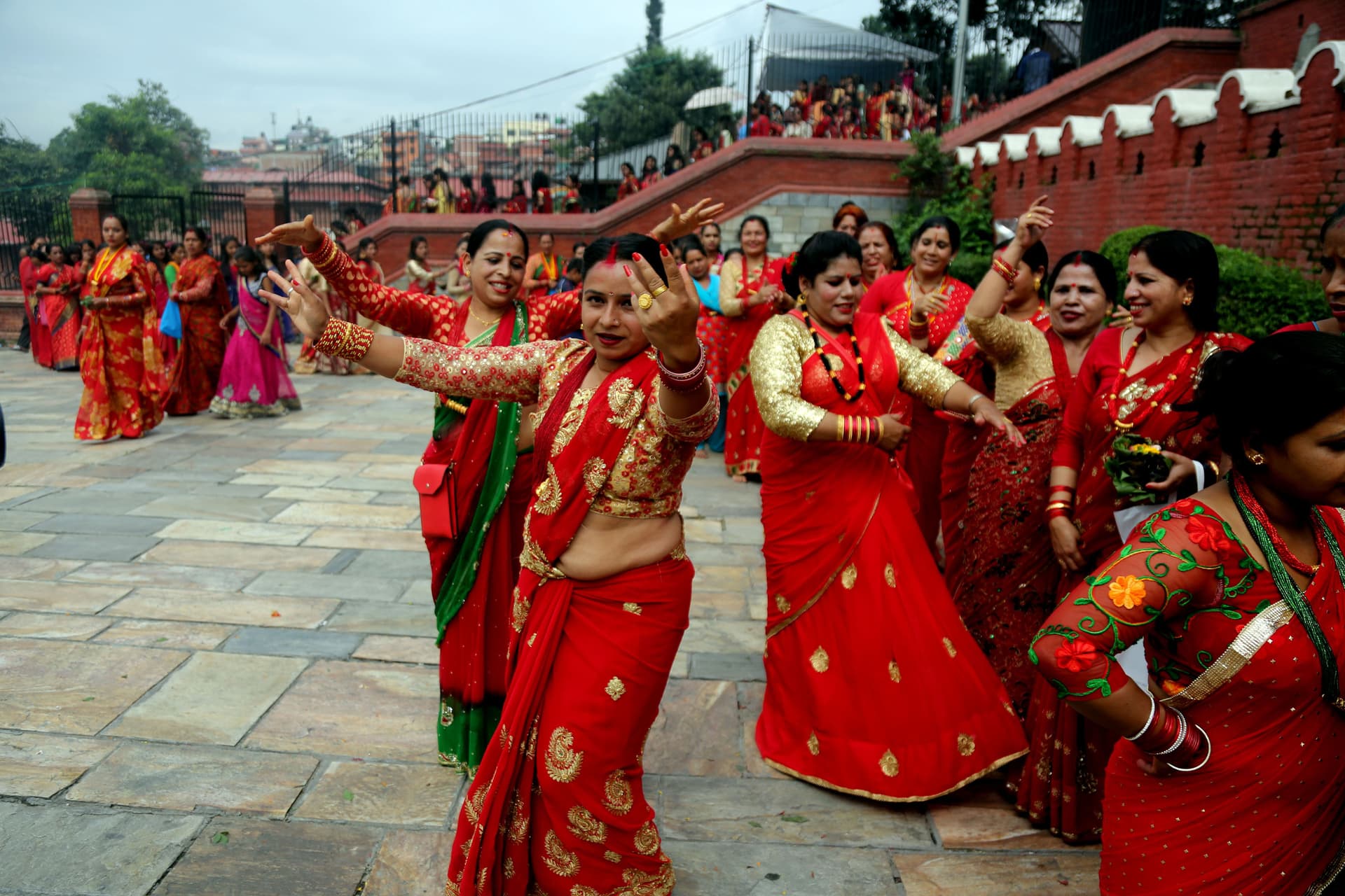 आज हिन्दु नारीहरुको महान पर्व हरितालिका तीज महादेवको पूजा आराधना गरी मनाइँदै
