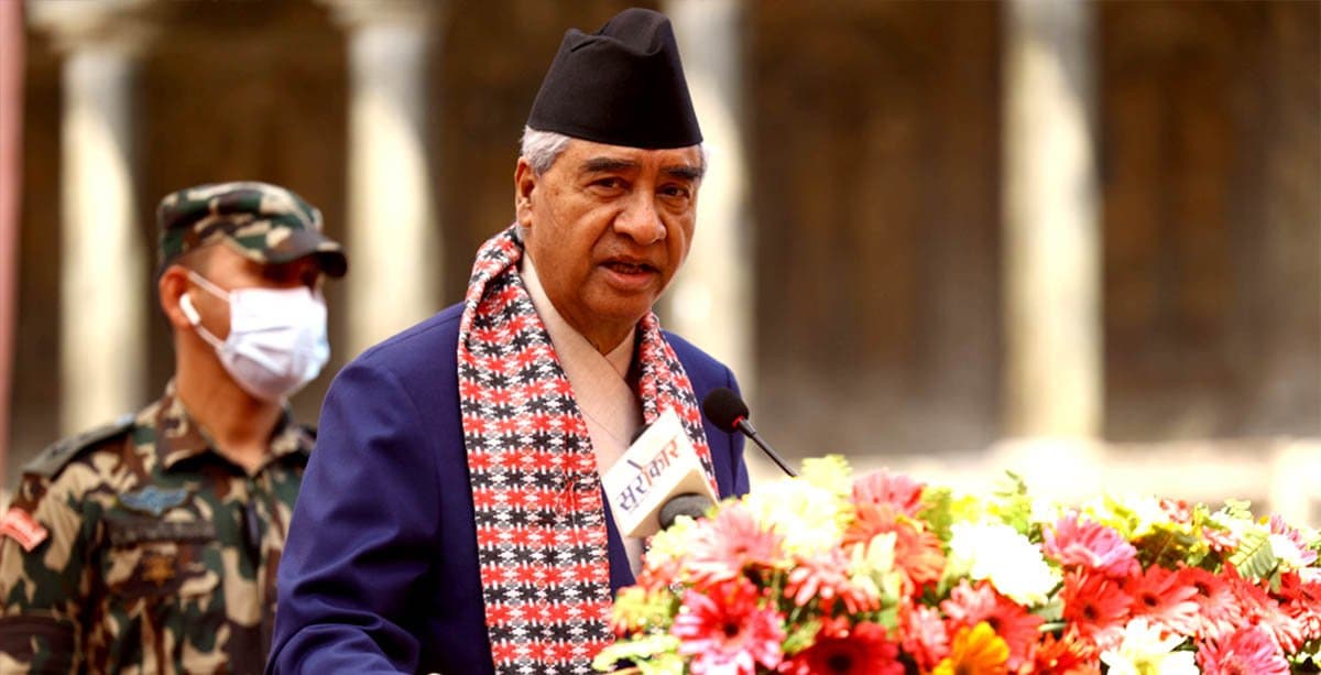 प्रधानमन्त्री देउवाले बुटवल अन्तर्राष्ट्रिय सम्मेलन केन्द्रको उद्घाटन गर्दै