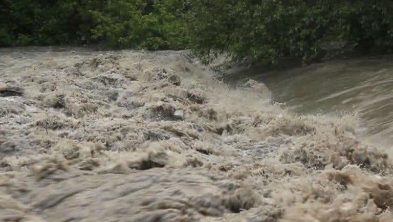 बाढीपीडित भन्छन्– बाढीको दीर्घकालीन समस्या समाधान गर्नेलाई भोट दिन्छौं