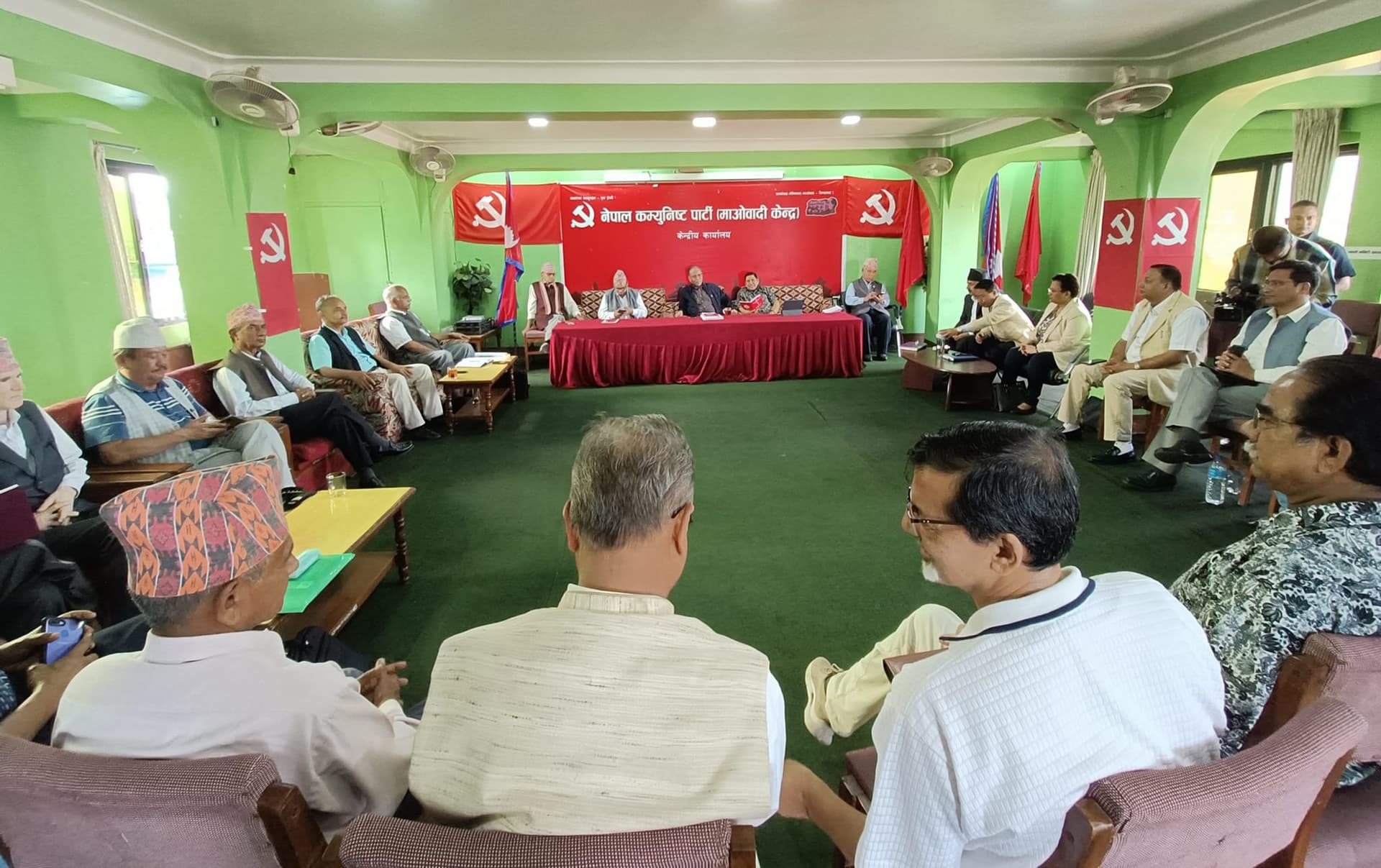 माओवादीमा २१ सदस्यीय पदाधिकारी प्रस्ताव, महासचिवमा देव गुरुङ (सूचीसहित)