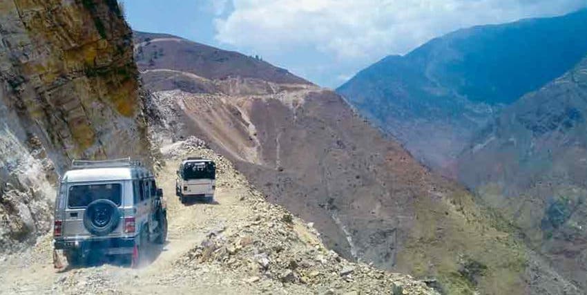 कर्णाली करिडोरमा सडक खन्दा भिरबाट लडेर सैनिकको मृत्यु