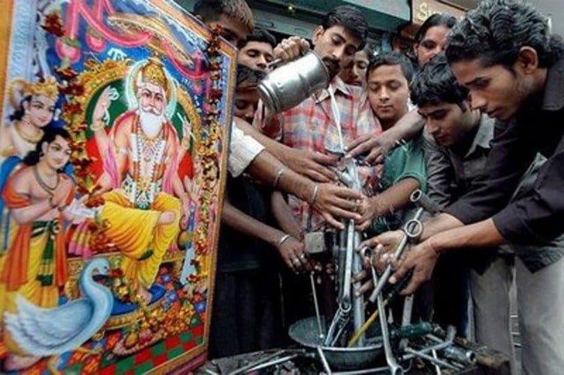आज विश्वकर्मा पूजा एवं वास्तु दिवस मनाइँदै