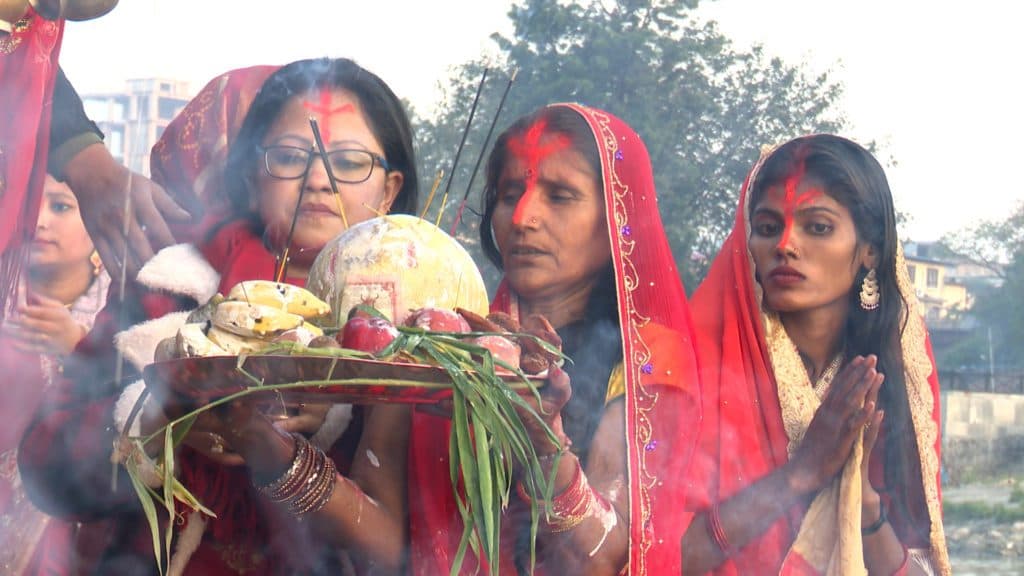 उदाउँदो सूर्यलाई अर्घ्य दिँदै छठ पर्व सम्पन्न