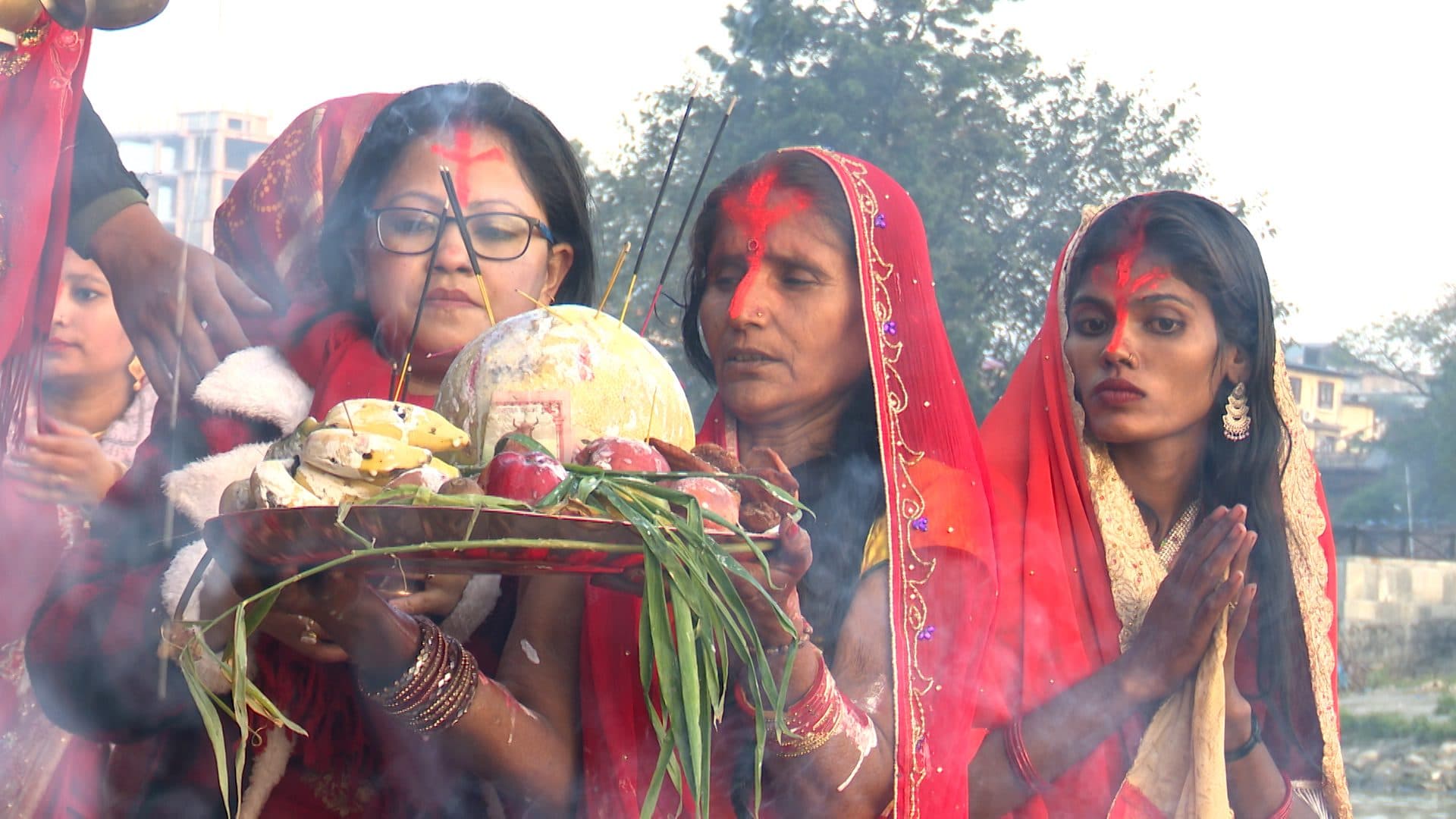 उदाउँदो सूर्यलाई अर्घ्य दिँदै छठ पर्व सम्पन्न