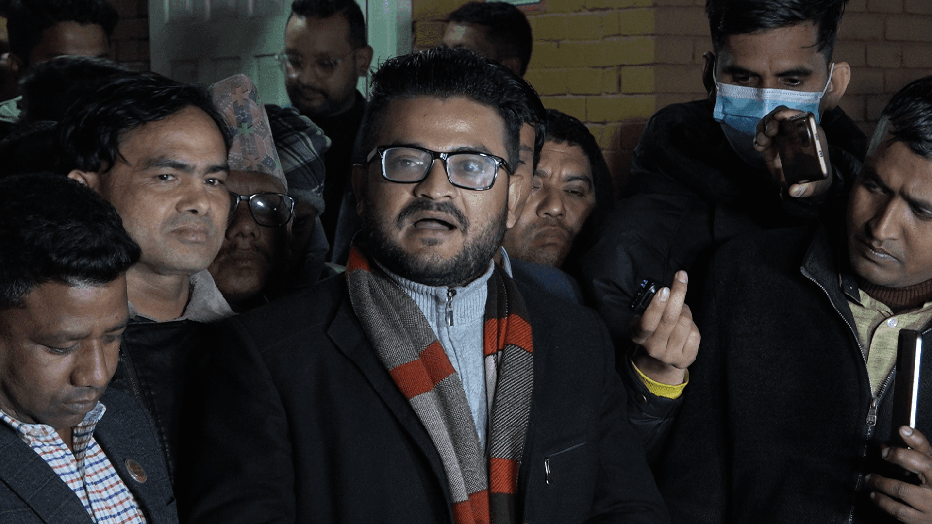मुकुल ढकालले भने – पार्टी भित्रैकै मान्छेले मलाई कारबाही गरे, अनि सभापतिमाथि नै प्रहार गरे