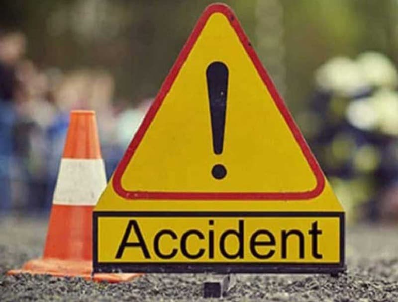नवलपुरमा बस र ट्रक ठक्कर खाँदा १७ जना घाइते
